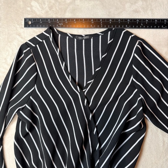 Papermoon Black & White Striped Cropped Wrap Blouse Bell Sleeve Top Size M - Picture 5 of 8